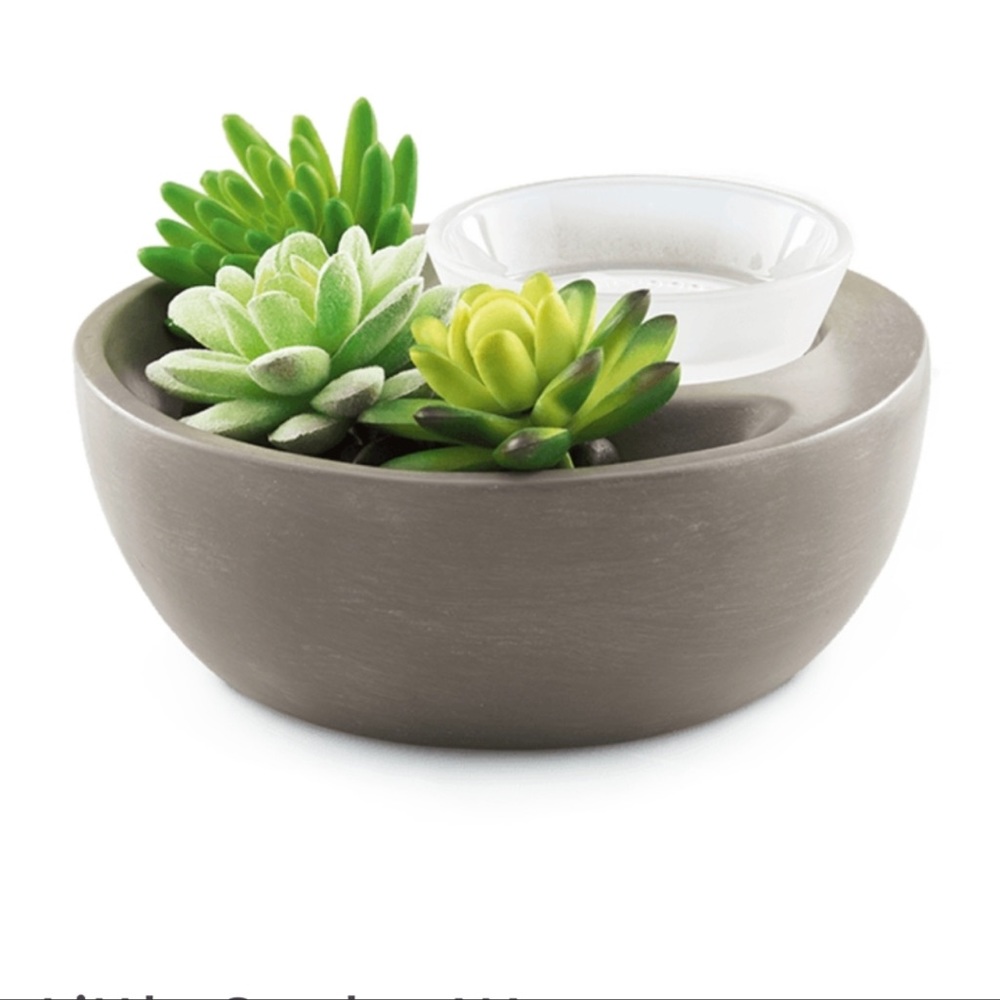 Scentsy - Little Garden Warmer [NIB]